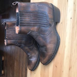 Frye Sacha Chelsea boots